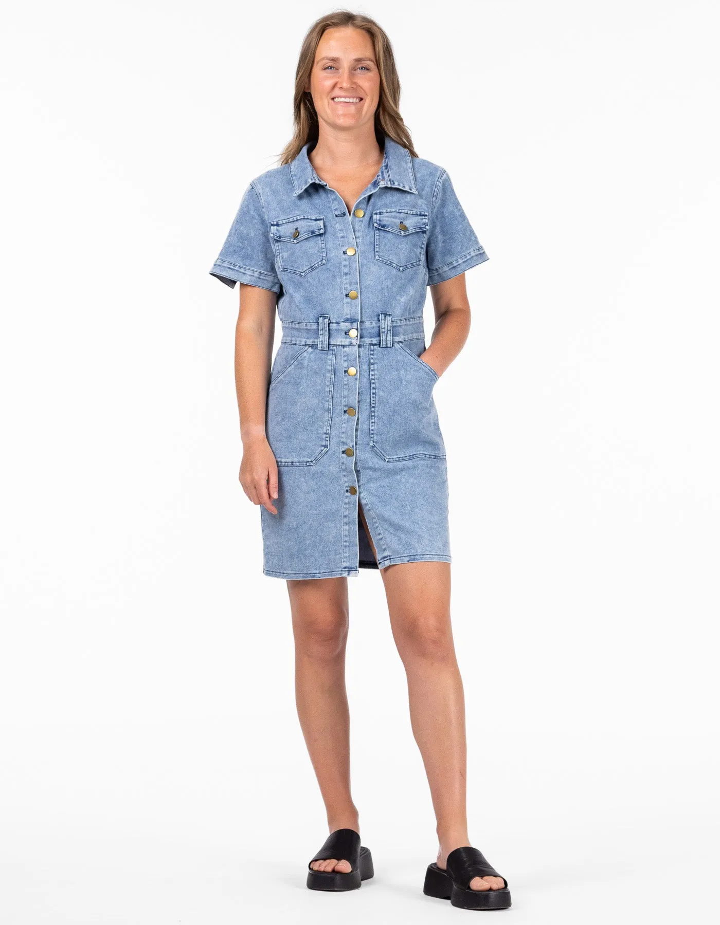 Bray Button Down Short Sleeve Dress in Blue Denim