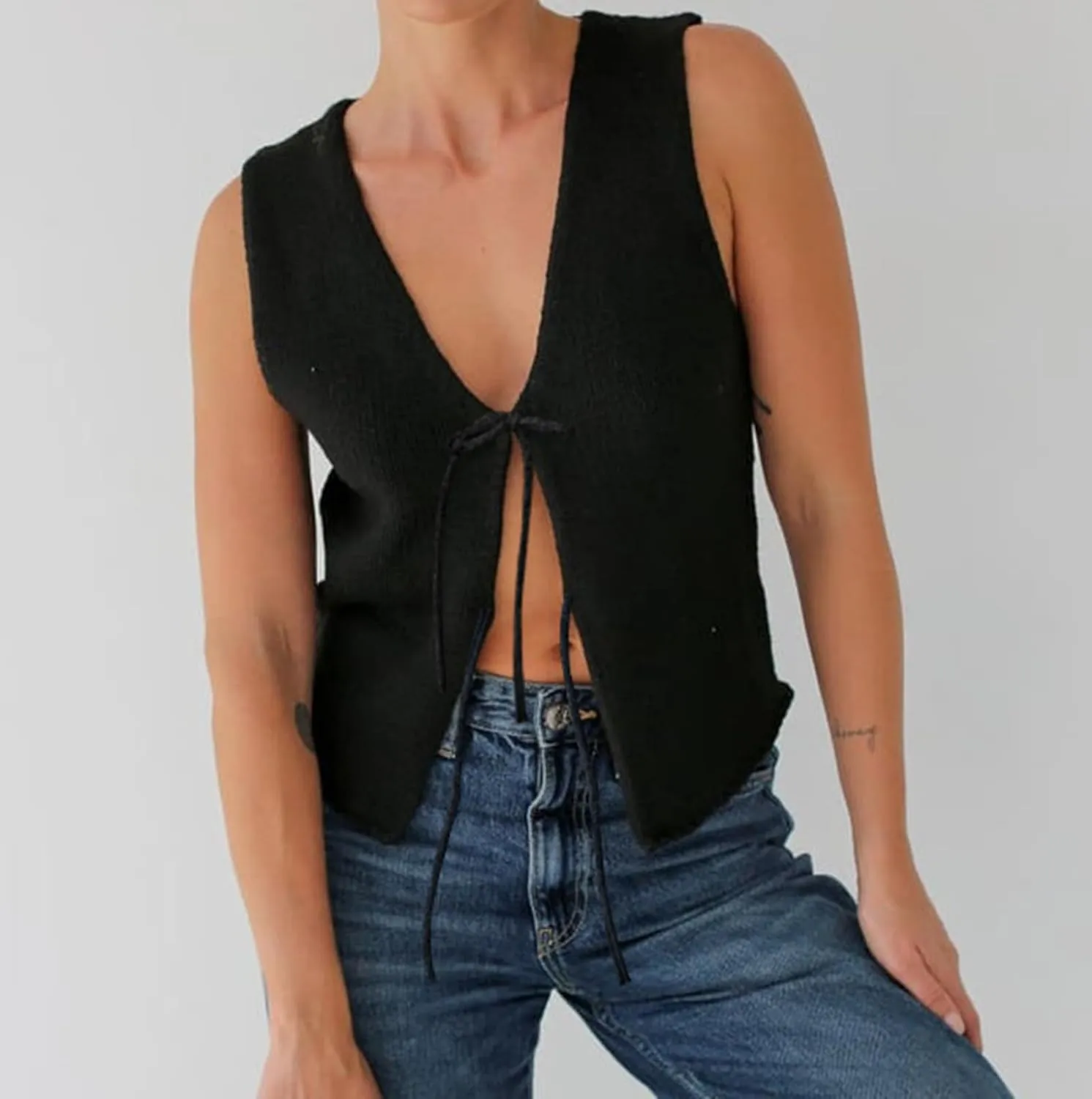 Crochet Knitted Vest for Women Vintage Y2K Hollow Out Button Down Cardigan Retro Crochet Knit Tank Vest