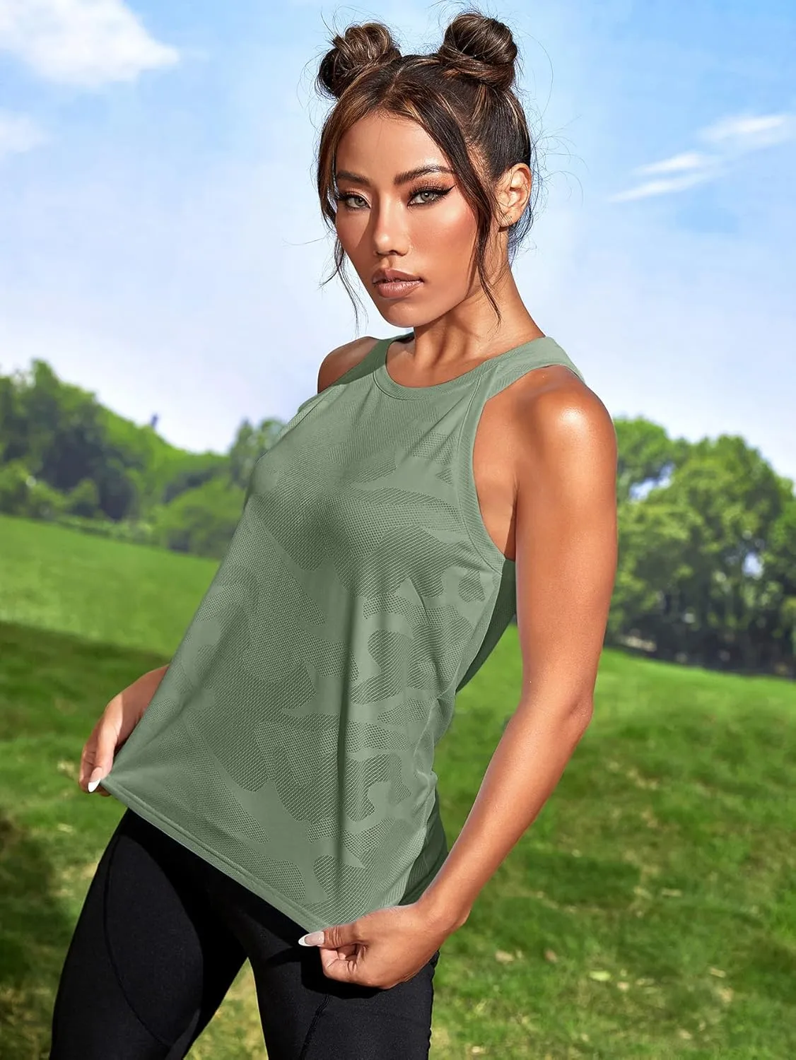 OYOANGLE Women's Camo Print Sleeveless Workout Shirts Exercise Running Tank Tops Active Gym Tops