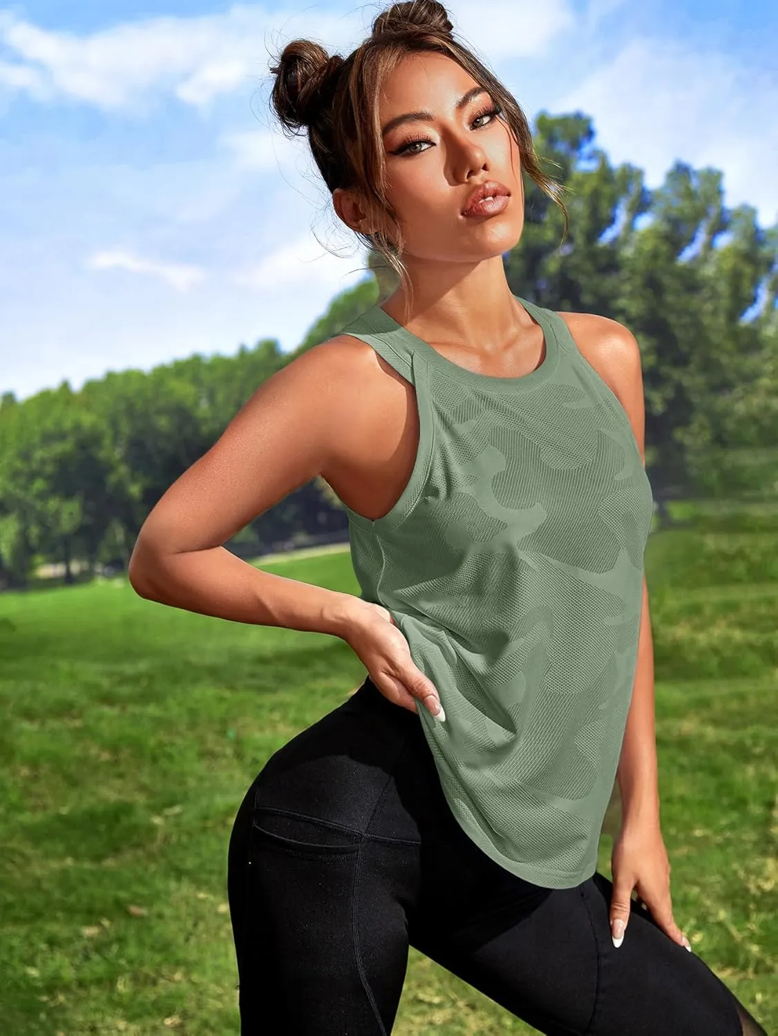 OYOANGLE Women's Camo Print Sleeveless Workout Shirts Exercise Running Tank Tops Active Gym Tops