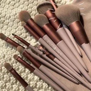 Soft Fluffy Makeup Brushes Set