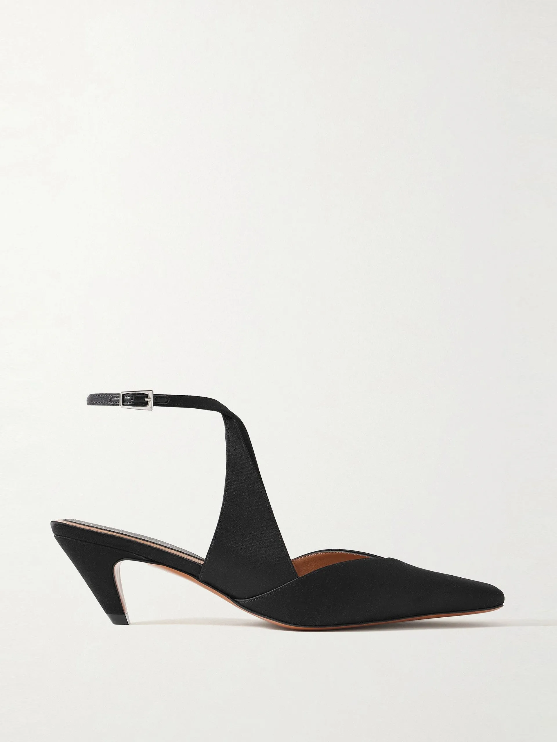 Spur satin pumps